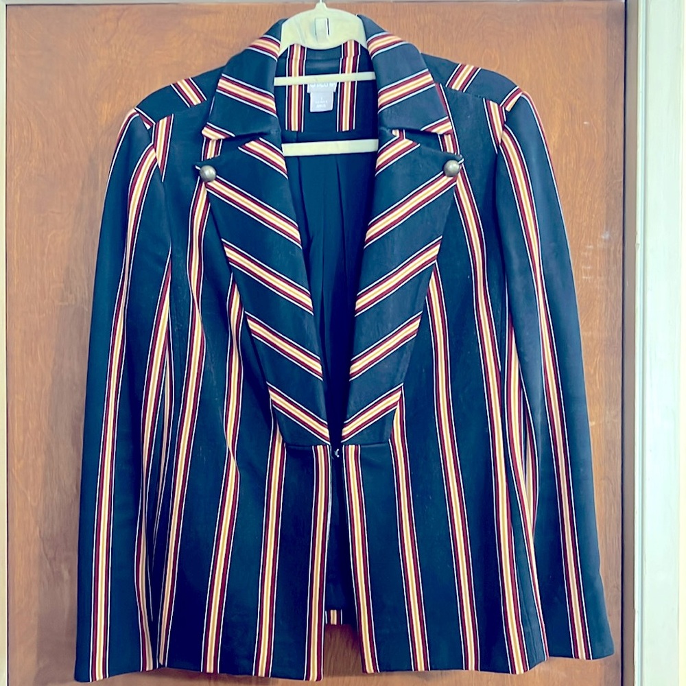Chico’s Sz 1 (10) Striped Blazer with hook & eye closure and button detail